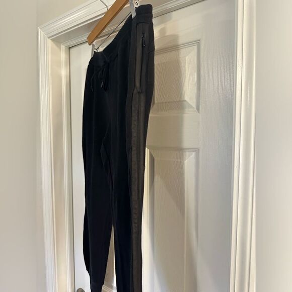 Athleta Shine Coaster Jogger black size medium - Picture 7 of 10